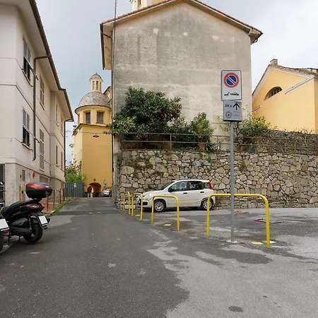 Vivere Con Parcheggio *